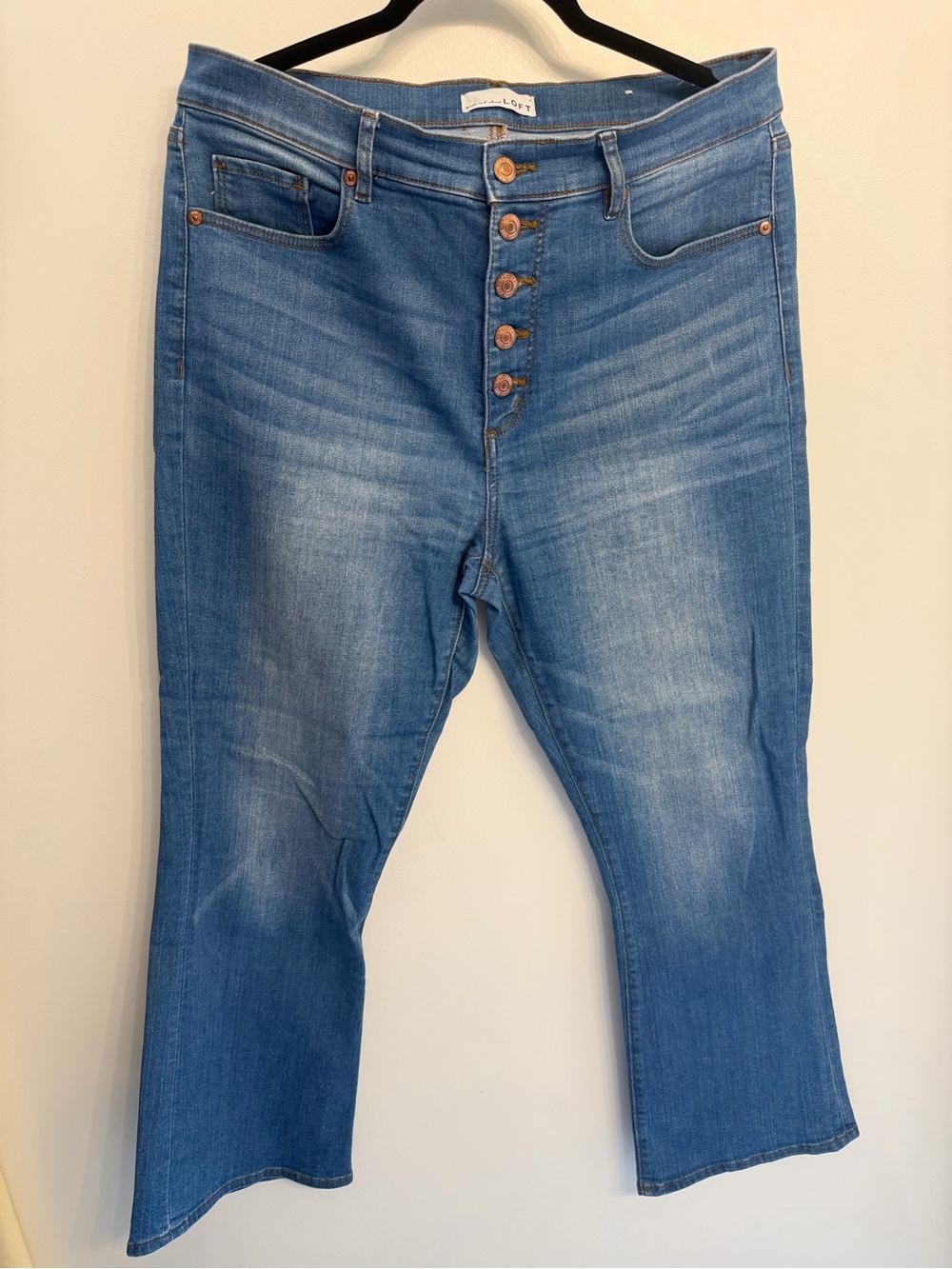 LOFT Kick Crop Light Wash Button Fly Denim Jeans with Golden Topstitching Size29 - Picture 3 of 9